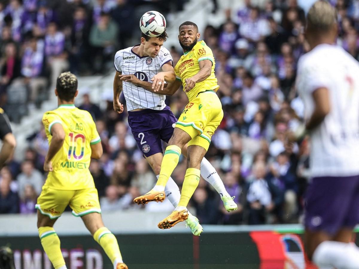 Dos futbolista de Ligue 2 se niega a usar camiseta contra la homofobia