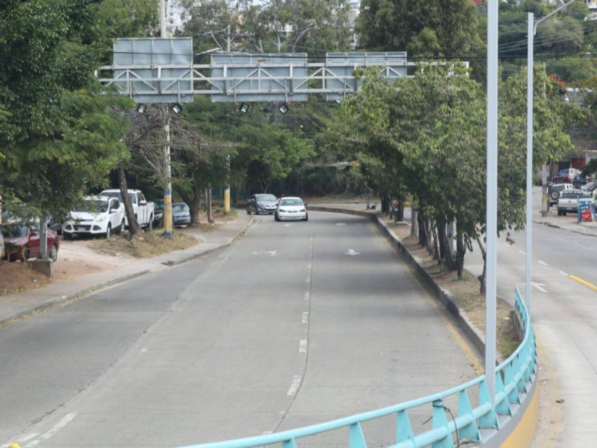 Bulevares libres y negocios cerrados: así amanece la capital este 1 de enero