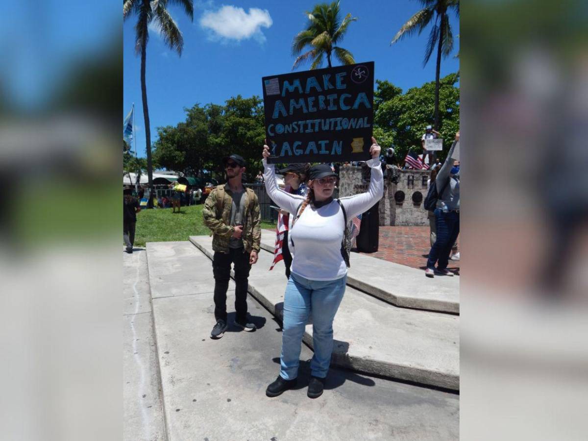 En diferentes ciudades y hasta en la casa de Trump: miles protestan contra redadas En diferentes ciudades y hasta en la casa de Trump: miles protestan contra redadas