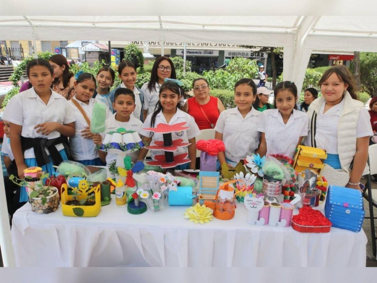 ¡Creatividad que salva al planeta! Escolares emprendieron con Feria de Reciclaje