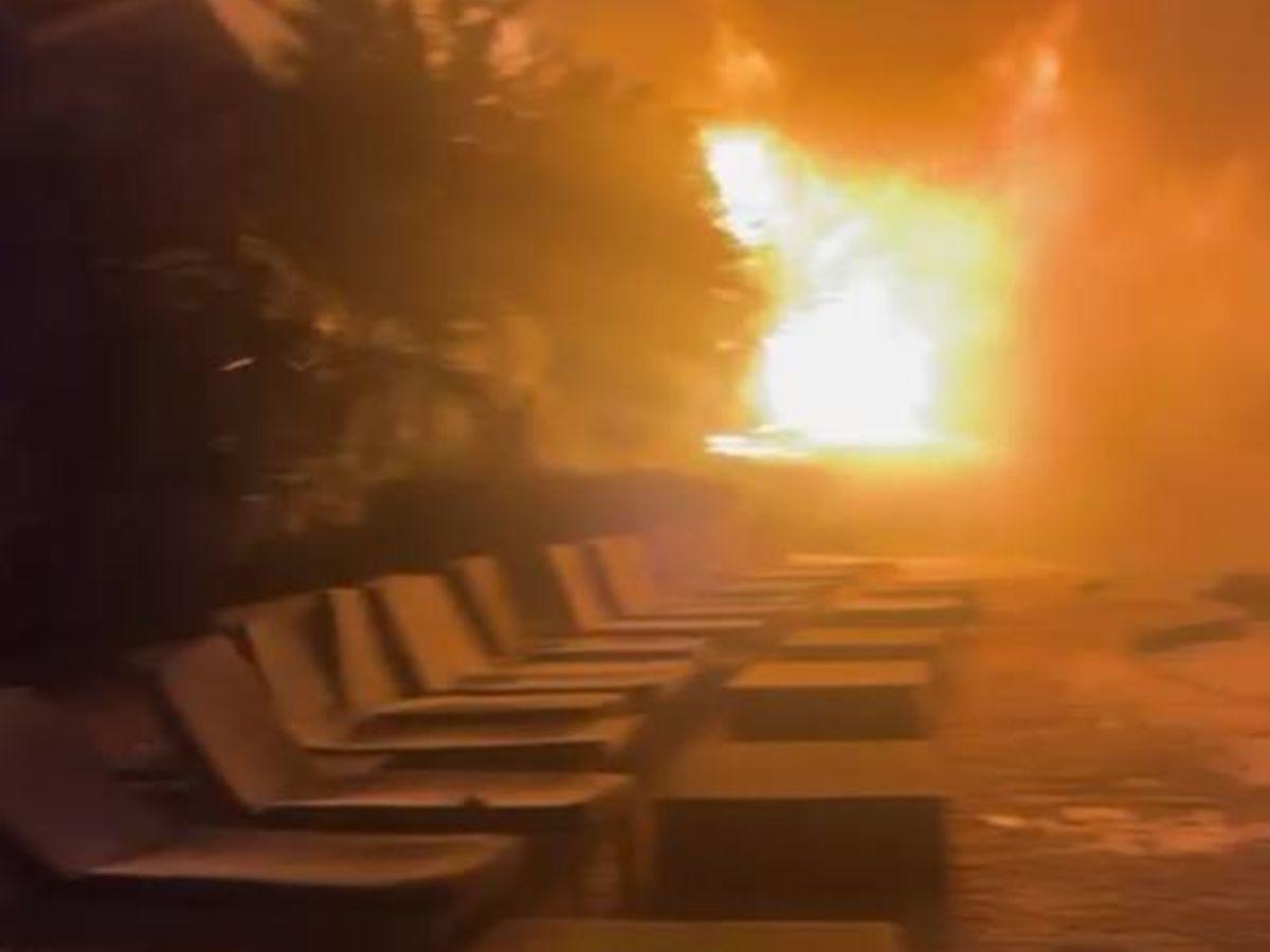 En imágenes: Fuertes llamas consumen complejo de famoso hotel en Roatán