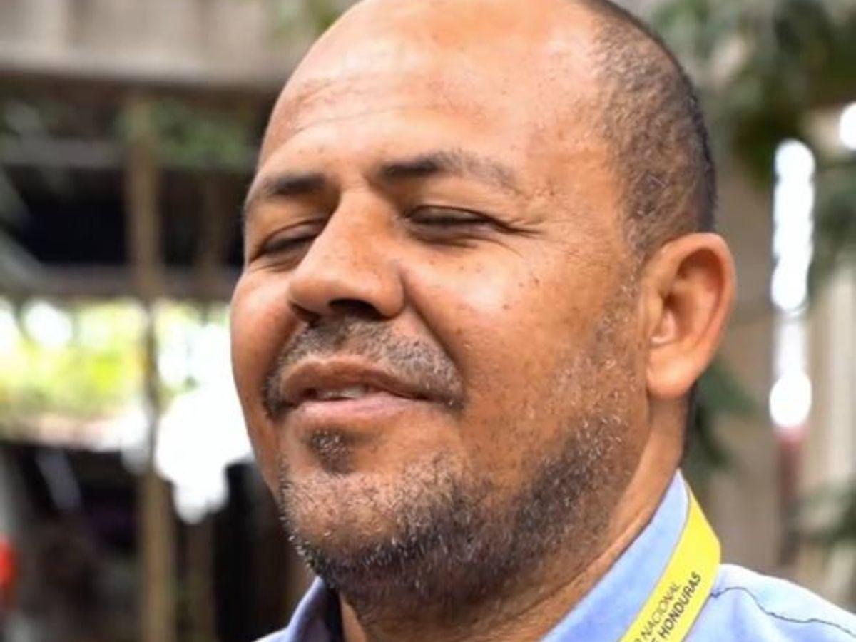 “Decidí no rendirme”: Williams Ochoa, fontanero de la UNAH que logró su título universitario