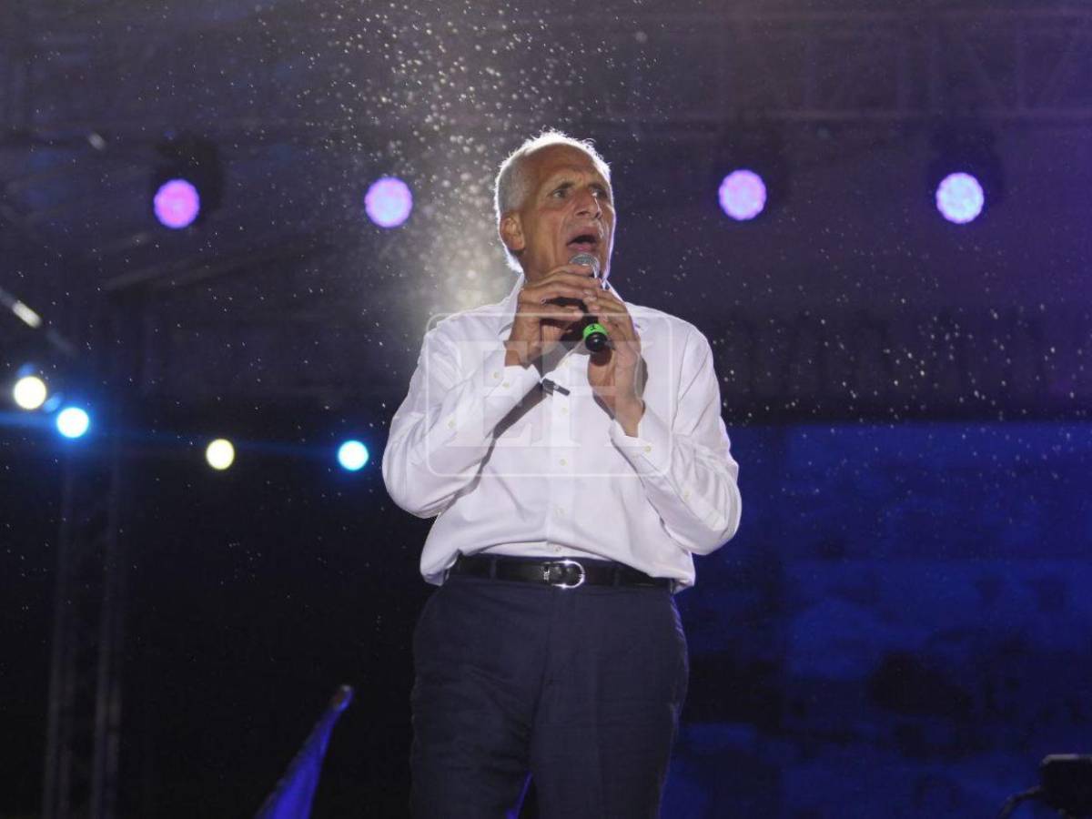 Nasry Asfura cierra campaña arropado por su familia y una marea de simpatizantes nacionalistas