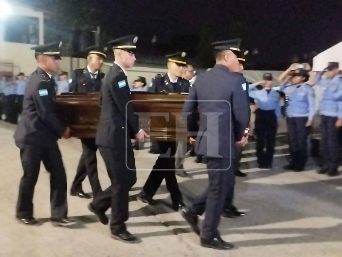 Con todos los honores: así despiden a cinco policías abatidos en masacre de Corinto, Omoa