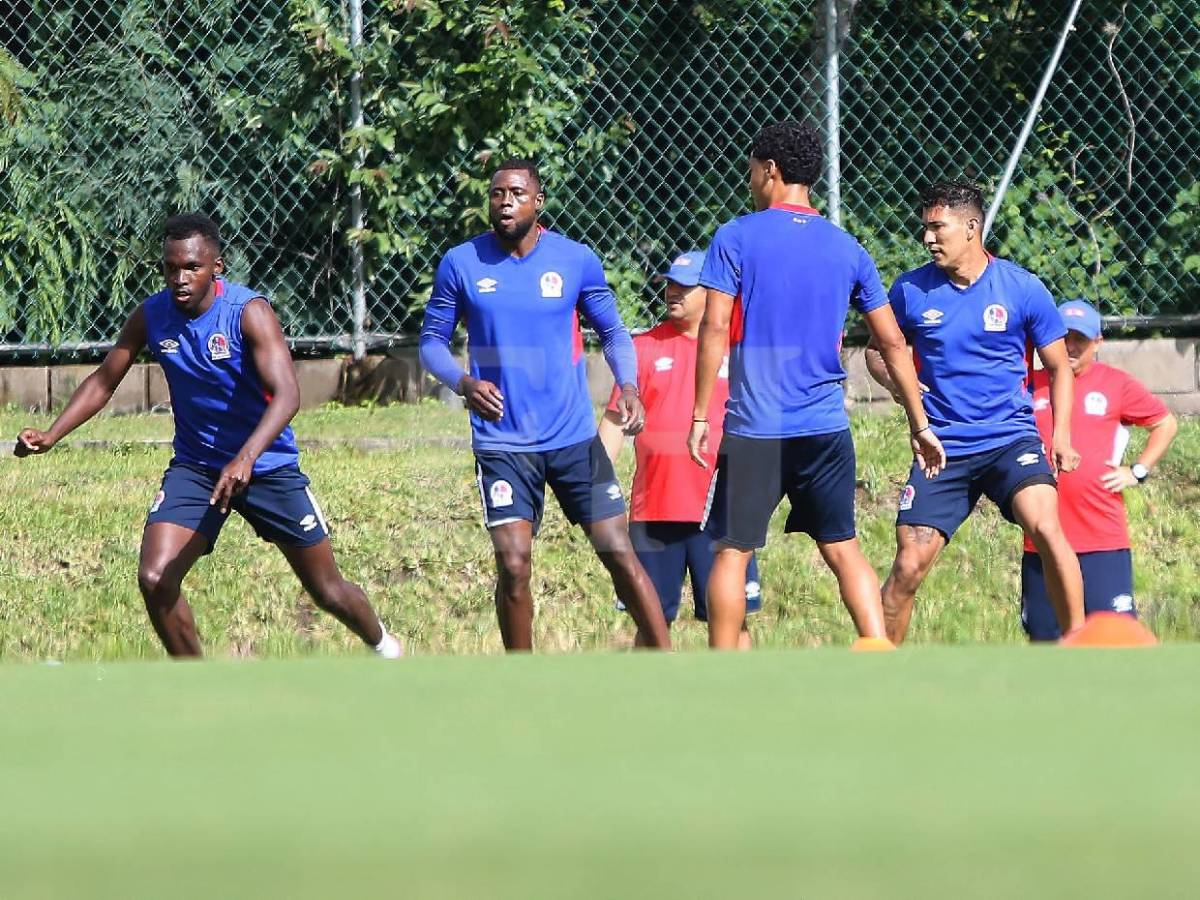 Decisión de Julián Martínez sorprende y otro jugador saldría: Así entrenó Olimpia en el CAR