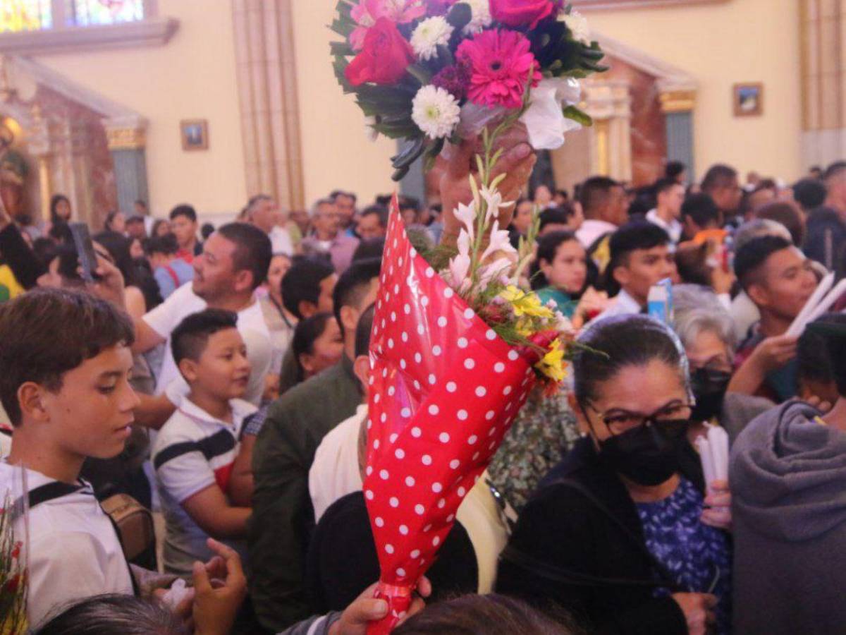 Devoción en la eucaristía en honor a la Virgen de Suyapa en su 278 aniversario