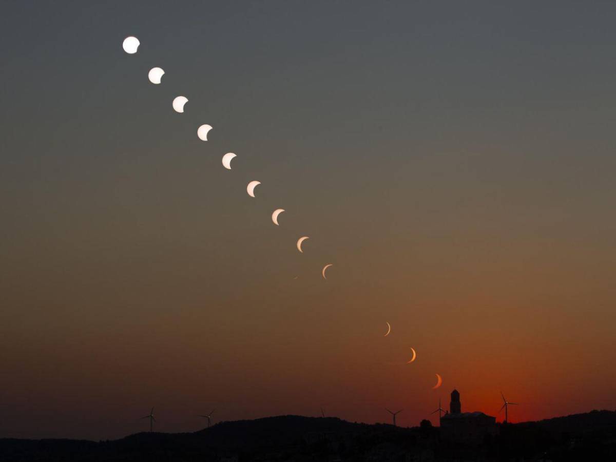 En fotos: el cielo de Portugal se oscurece y deja ver el espectáculo del eclipse solar