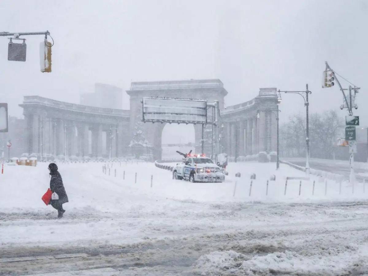 Pagarán 45 dólares por hora por retirar nieve: conozca cómo conseguir el empleo en NY, EE UU