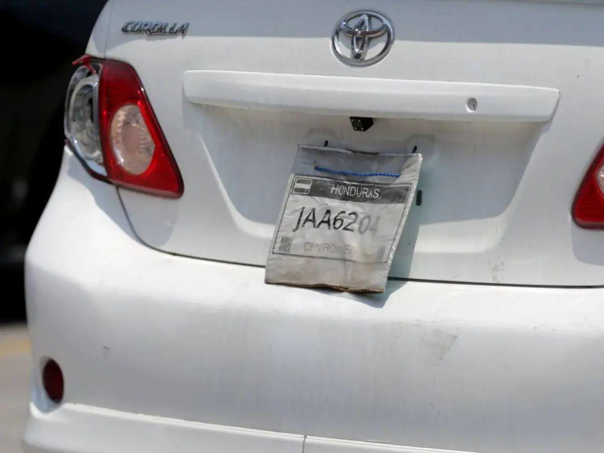 Más de dos años sin placas: ¿Qué planes tiene el nuevo gobierno para cubrir la mora?