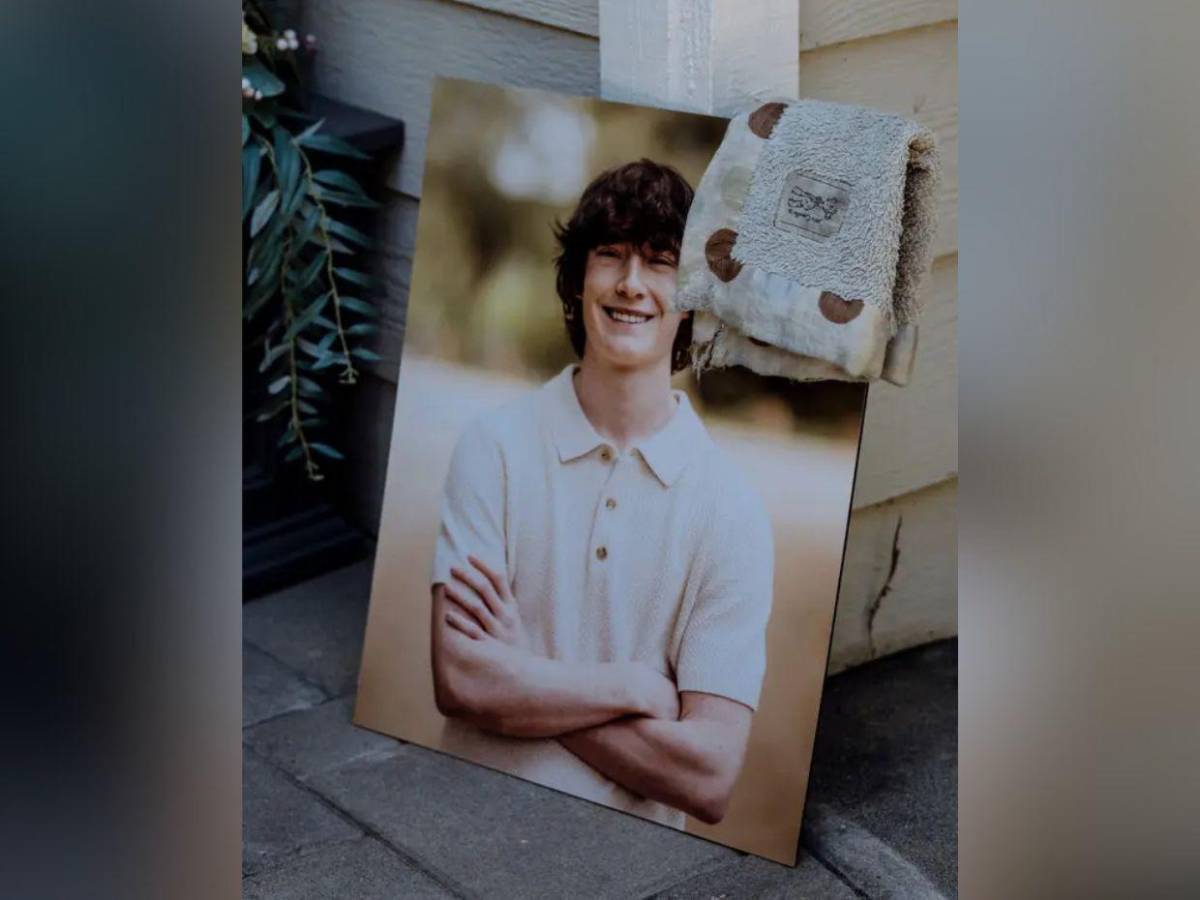 Padres del adolescente Adam Raine demandan a OpenAI por su muerte en California