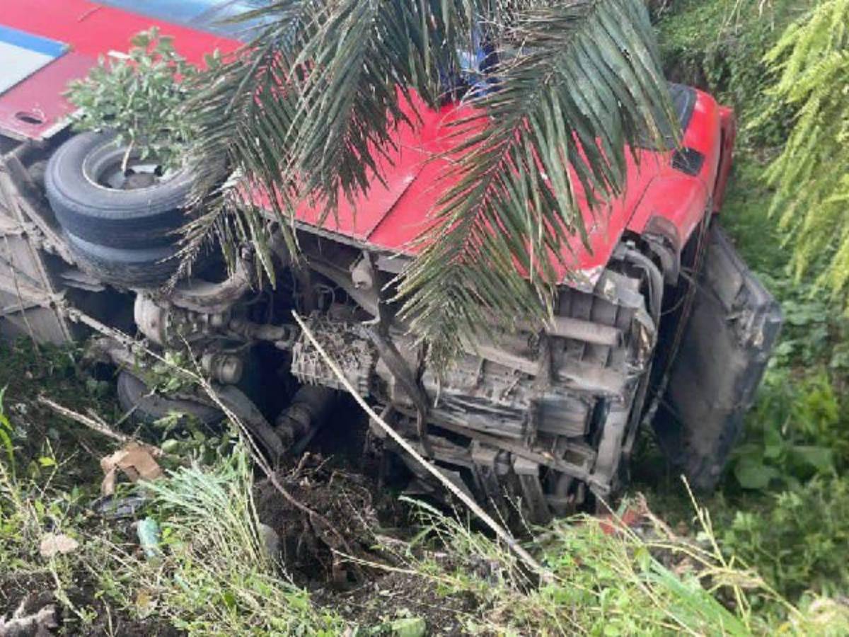 Autobús vuelca en Olanchito por fallas mecánicas y deja varios pasajeros heridos