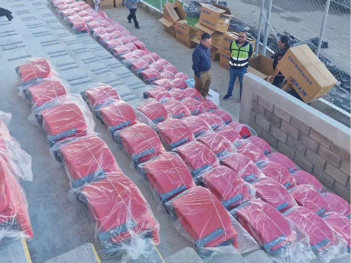 Comienzan a instalar butacas  en el Estadio Nacional de Tegucigalpa