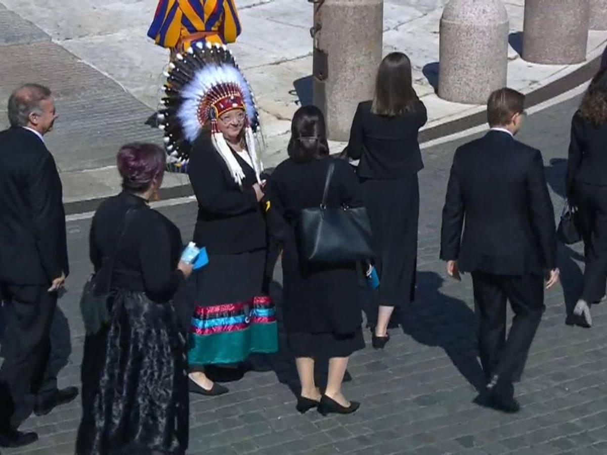 Líderes del mundo se reúnen en el Vaticano para despedir al papa Francisco Líderes del mundo se reúnen en el Vaticano para despedir al papa Francisco