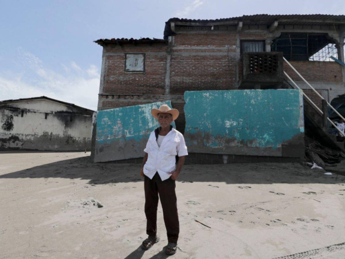 Las impactantes imágenes de Cedeño, la comunidad hondureña que el mar está borrando del mapa