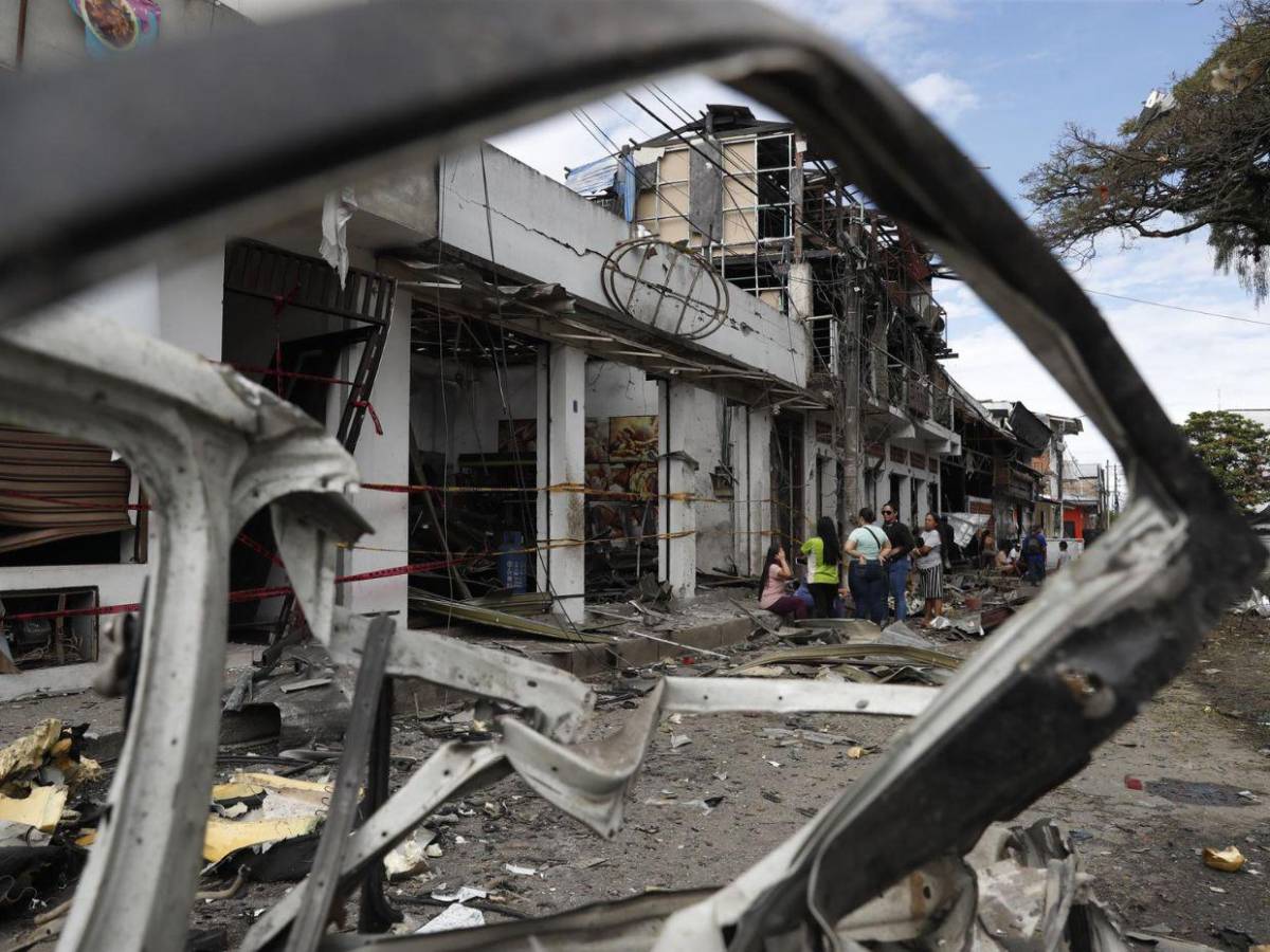 Tres coches bomba y un cilindro de gas: lo que se sabe de las explosiones en Colombia