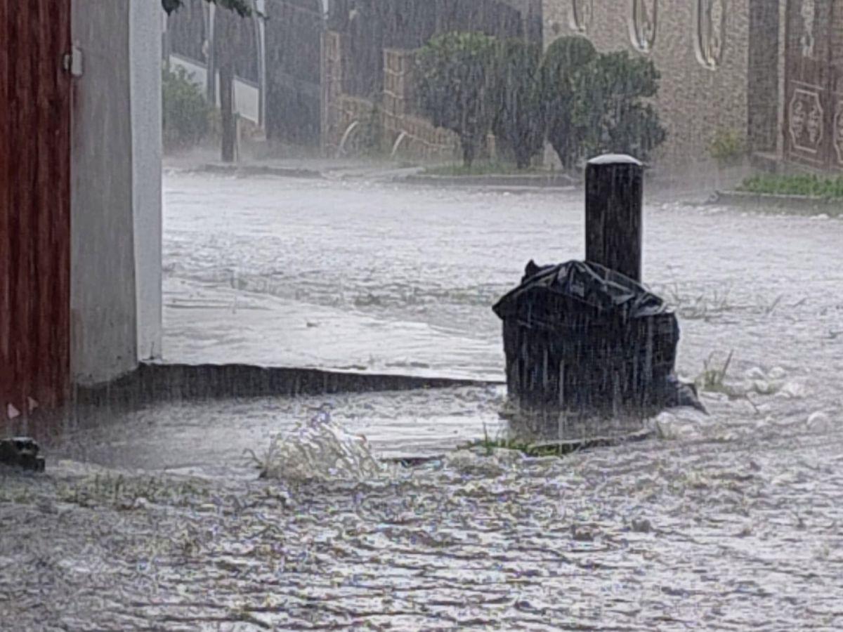 Las imágenes de las intensas lluvias que azotan la capital
