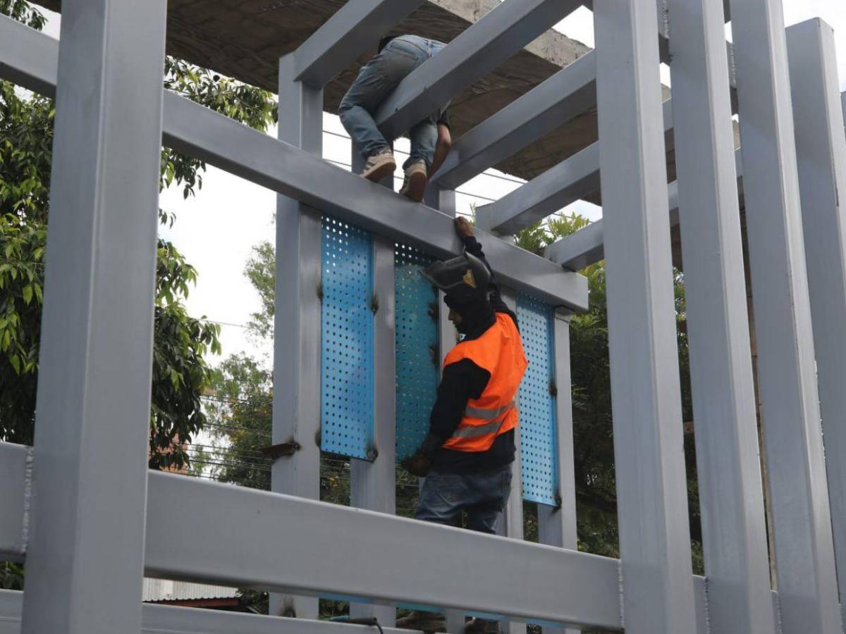 Avances notorios: ¿cuándo finaliza la construcción del puente peatonal de la Teletón?