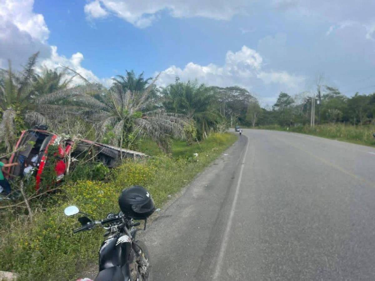 Autobús vuelca en Olanchito por fallas mecánicas y deja varios pasajeros heridos