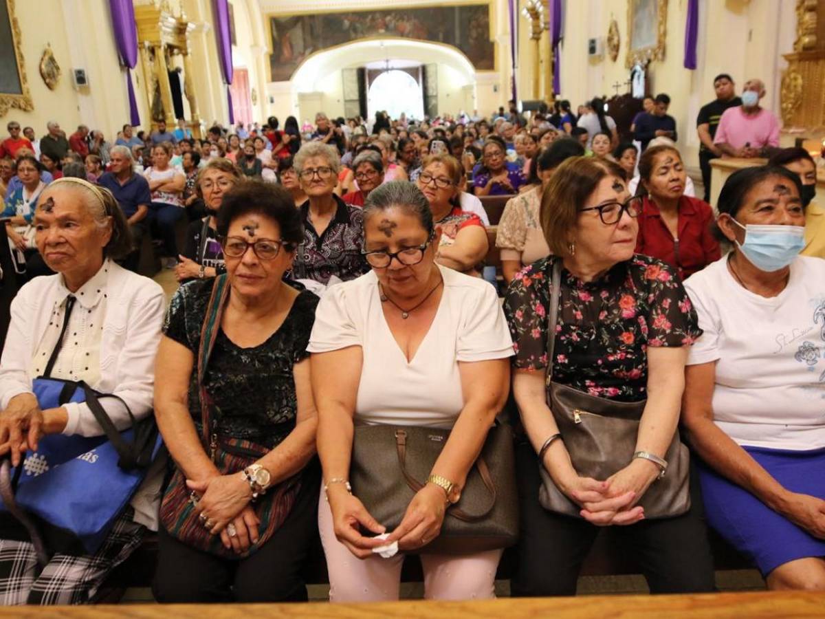 Feligresía capitalina recibe la Cuaresma con fe y devoción Feligresía capitalina recibe la Cuaresma con fe y devoción