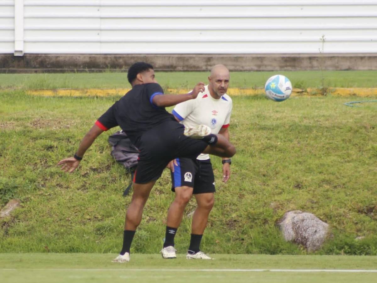 Espinel sorprende, reemplazo de Menjívar y el nuevo fichaje del Olimpia captado en pleno entreno