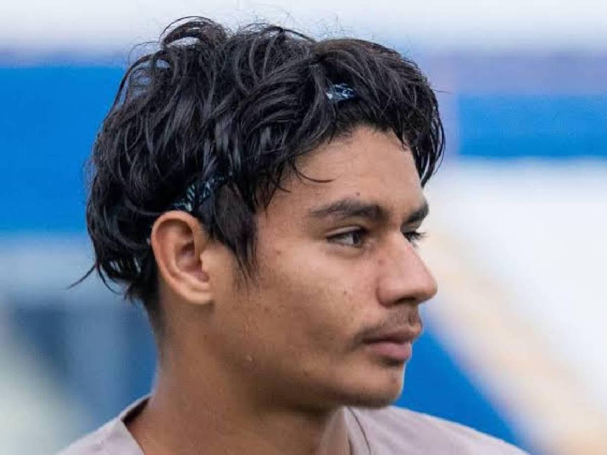 Madre de futbolista explota contra técnico de la Selección de Honduras por no meterlo a jugar