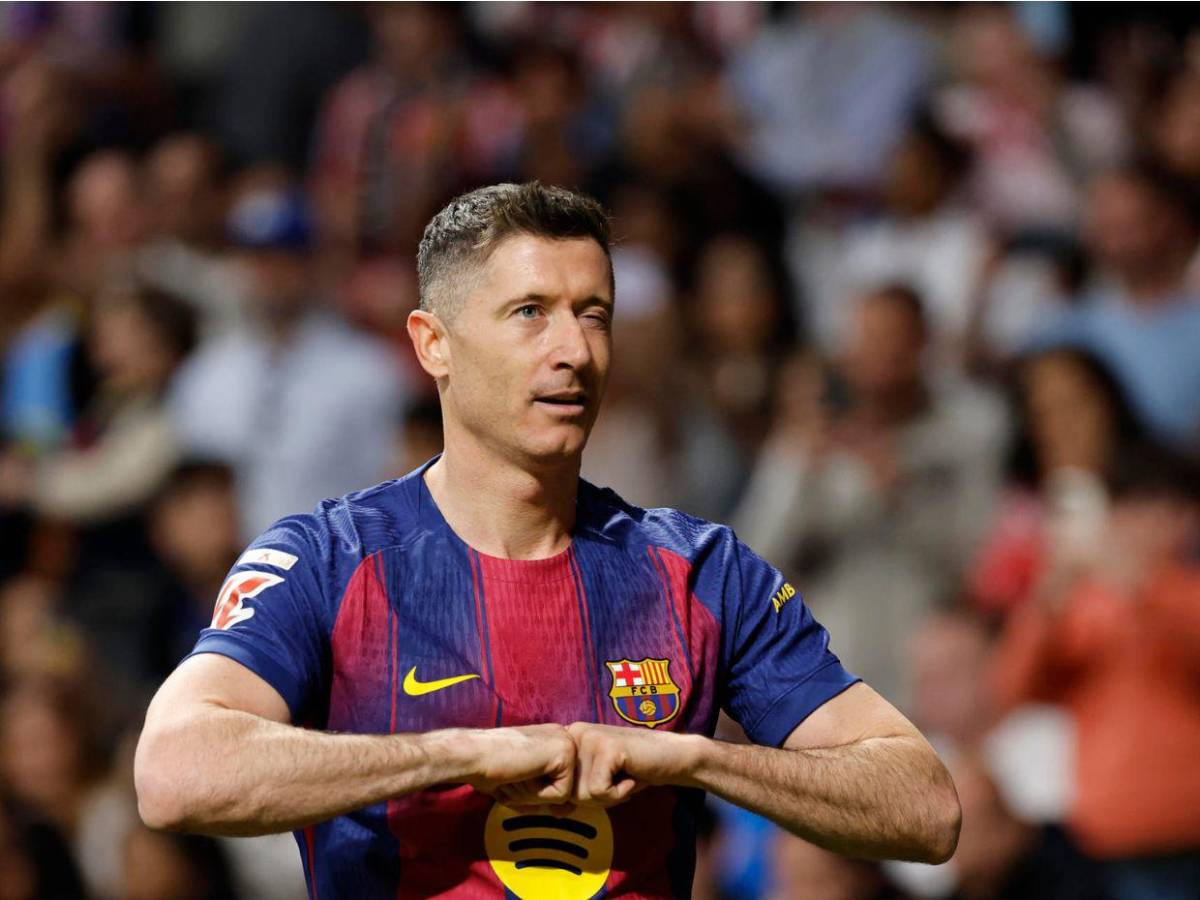 ¡Revolución en el Barcelona! Los fichajes y salidas que ha pedido Hansi Flick