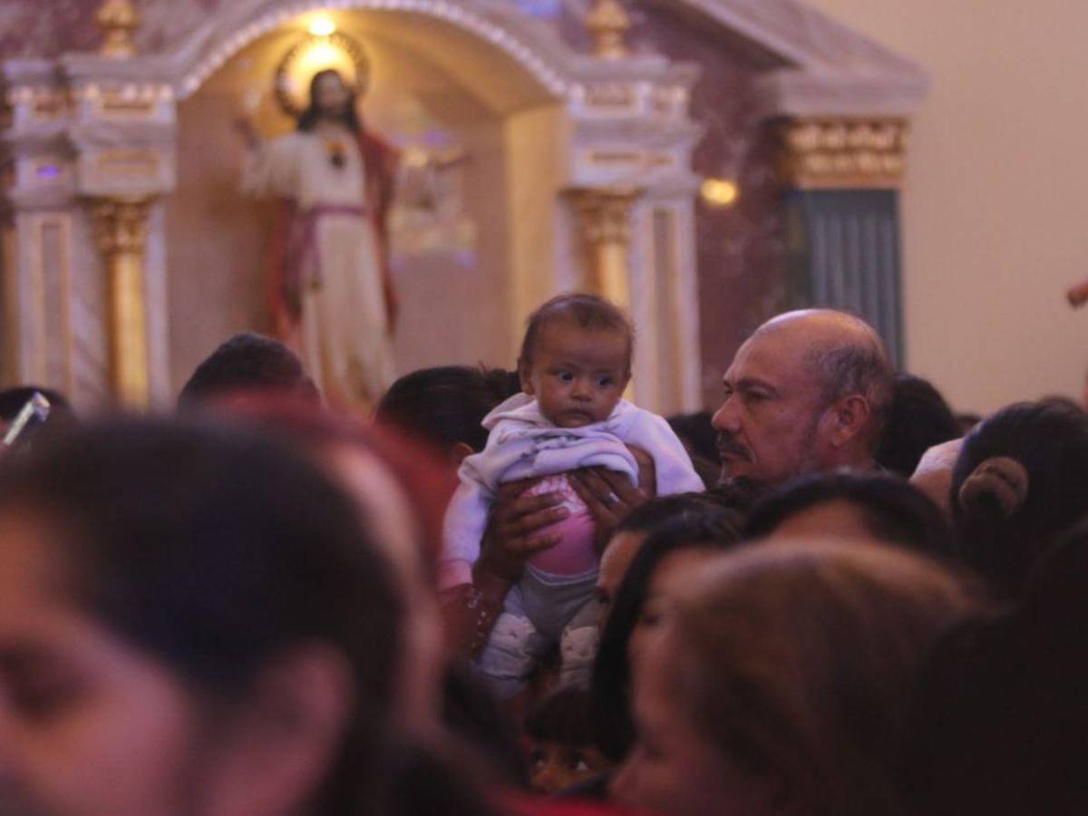 Devoción en la eucaristía en honor a la Virgen de Suyapa en su 278 aniversario