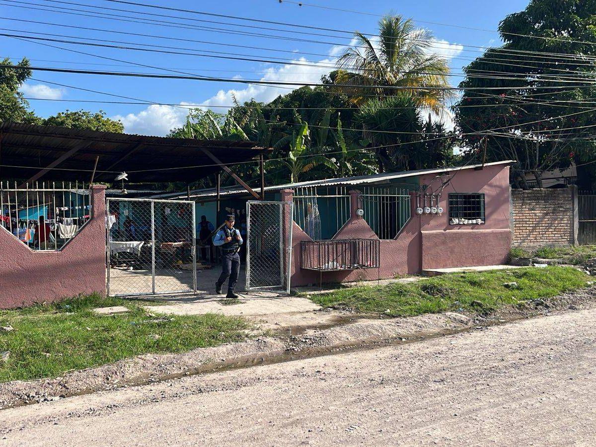 Ropa tirada y sangre: así era la cuartería donde hallaron dos cuerpos encostalados bajo una cama