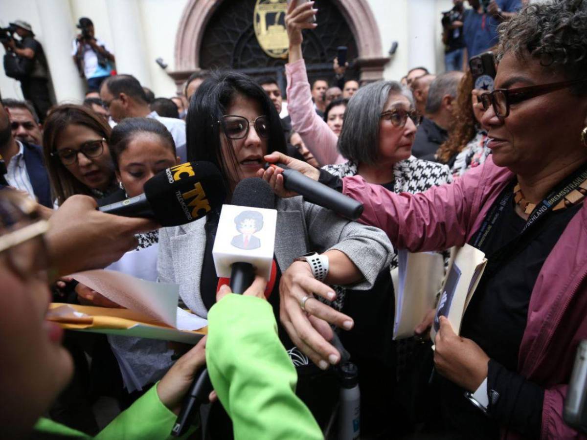 Las imágenes que dejó la sesión de la oposición en los bajos del Congreso Nacional