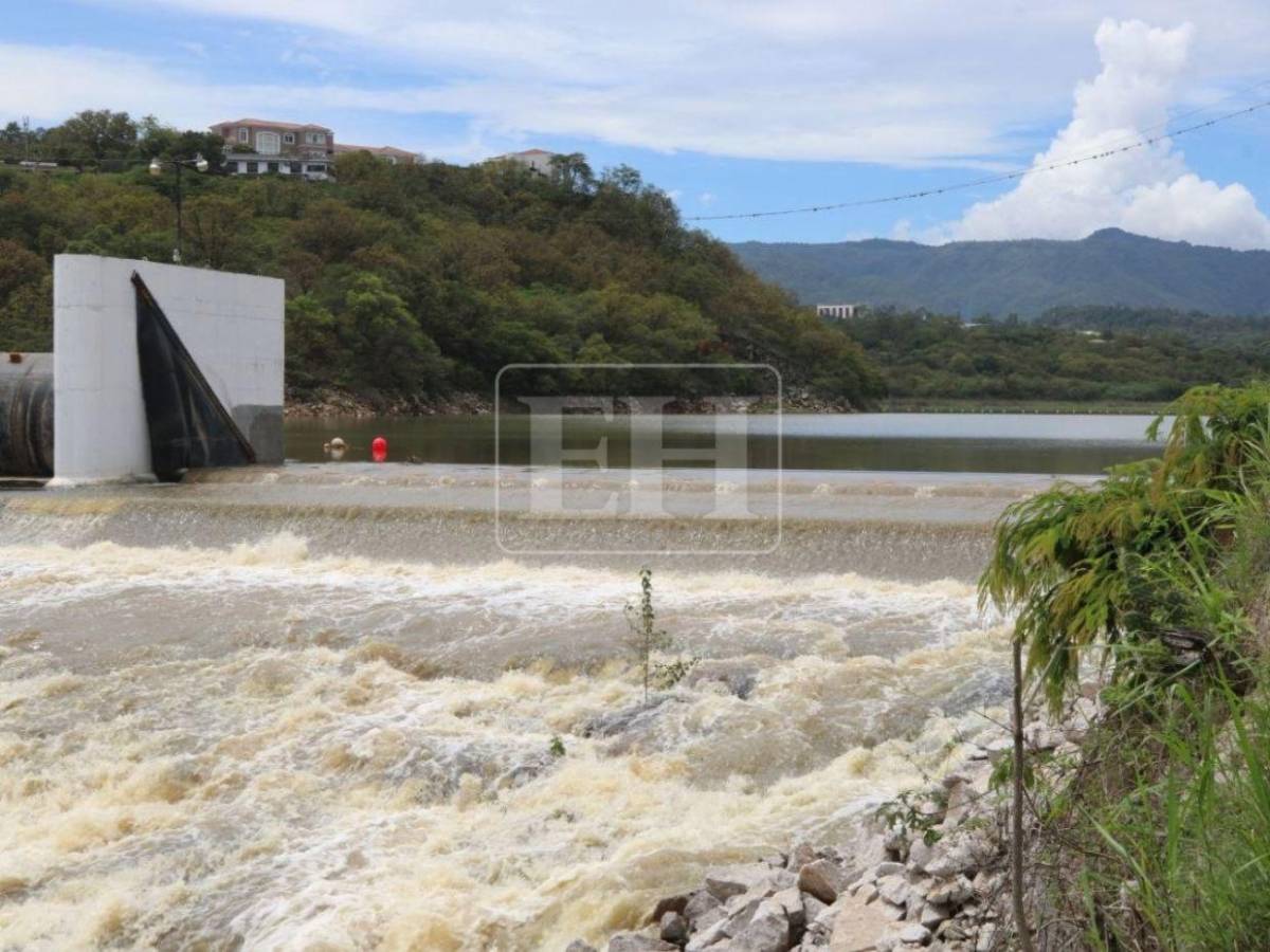 Los Laureles sube al límite con lluvias y La Concepción sigue en 35%: prueban trasvase