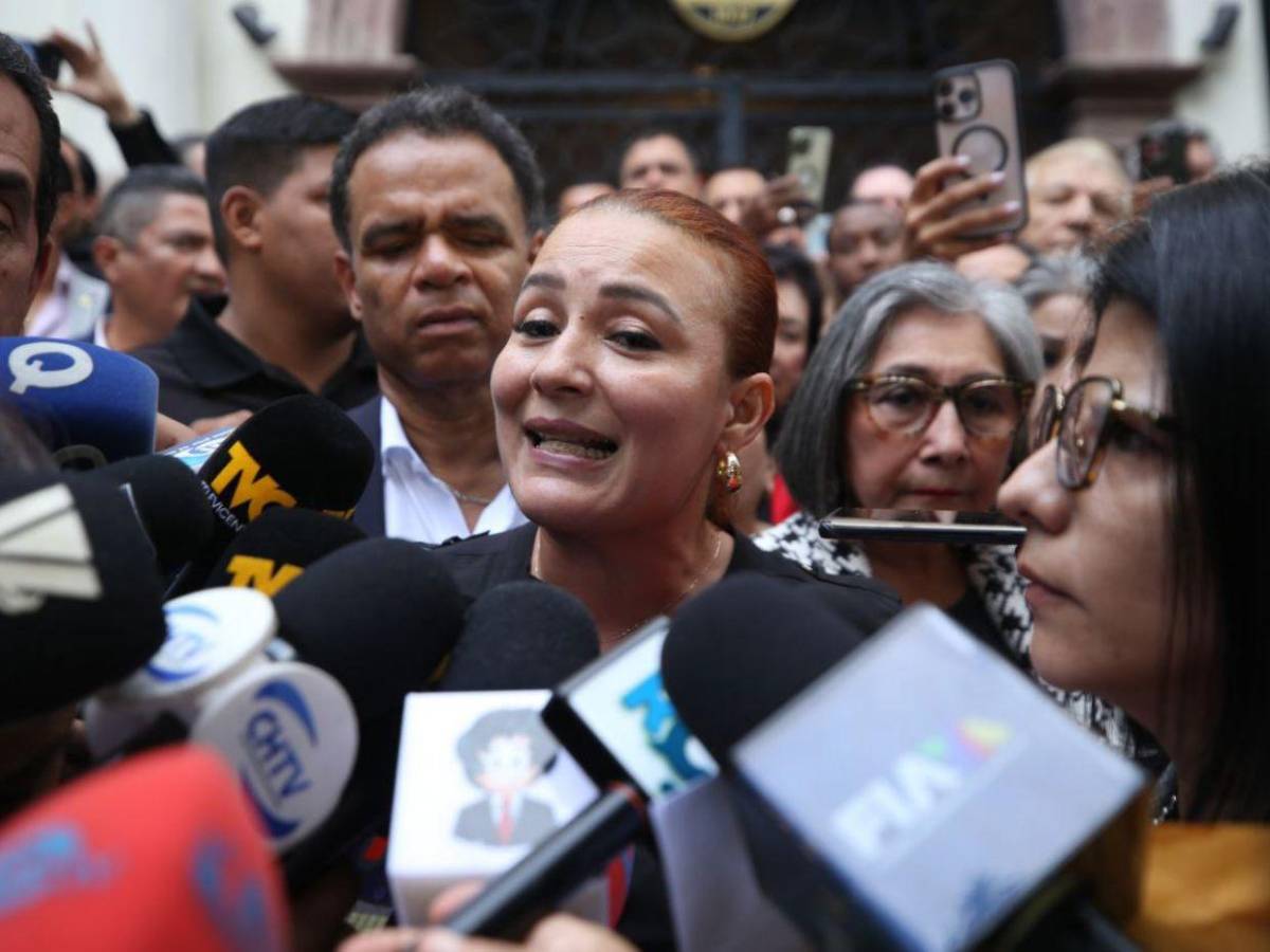 Las imágenes que dejó la sesión de la oposición en los bajos del Congreso Nacional