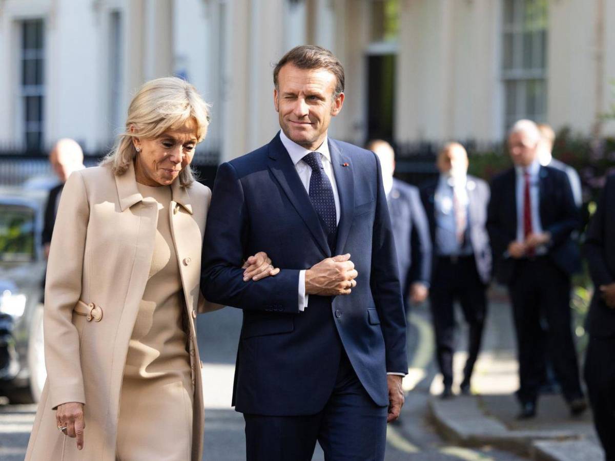 Lo que se sabe de la demanda de Macron a influencer que dijo que su esposa es un hombre
