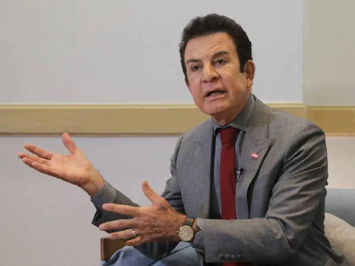 Salvador Nasralla culpa a espíritus malignos de no haber narrado el Honduras vs Surinam