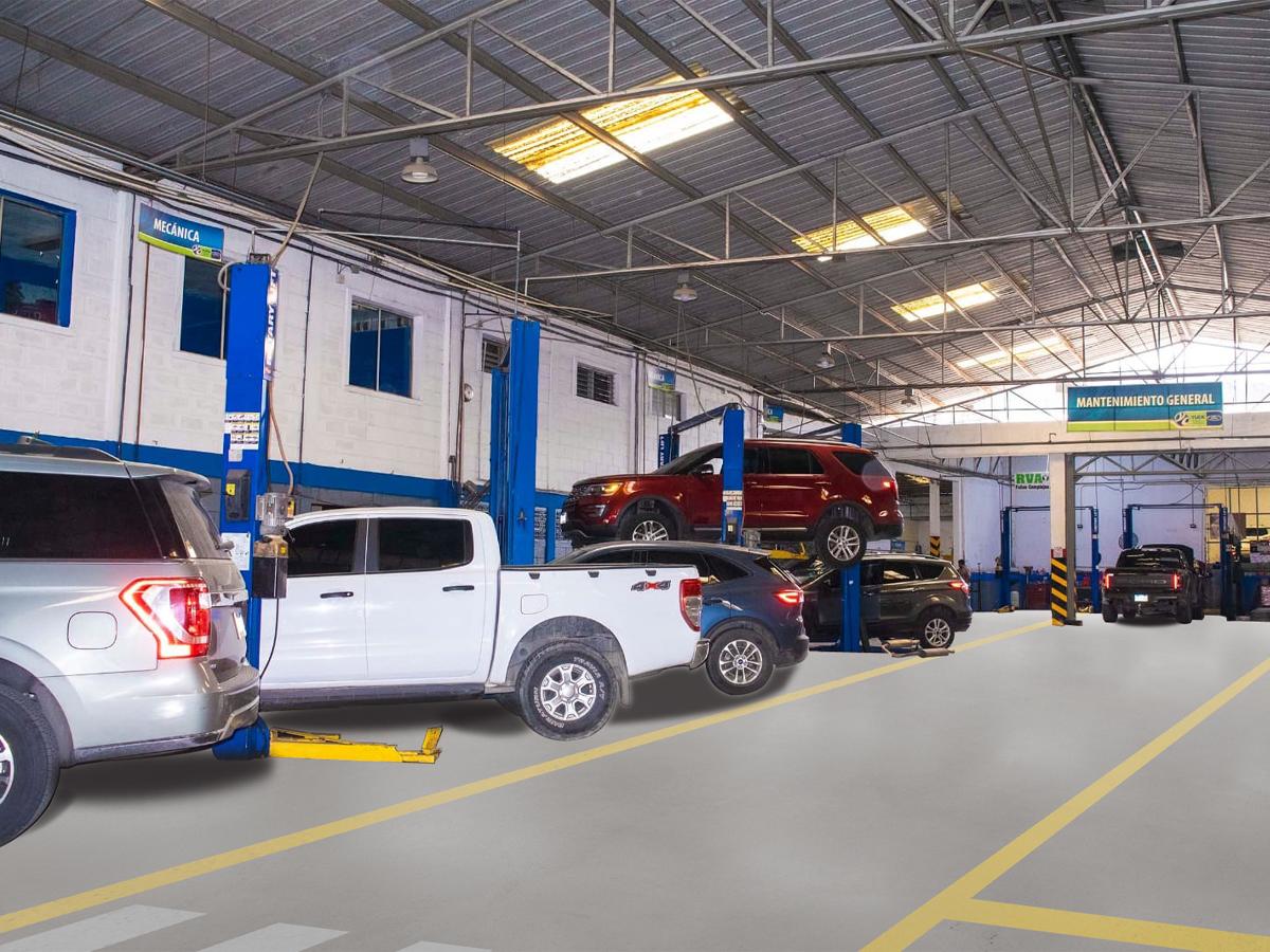 <i>El taller de servicios en San Pedro Sula está completamente equipado para atender los vehículos con calidad y eficiencia, a cargo de técnicos especializados.</i>
