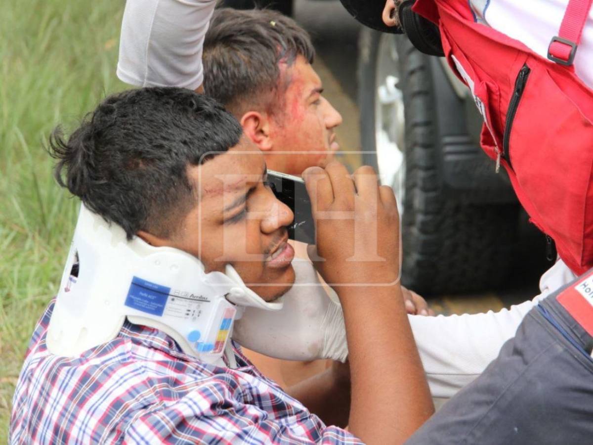 EN FOTOS: Varios heridos, vehículos destruidos y una cisterna volcada deja fuerte accidente en el anillo periférico