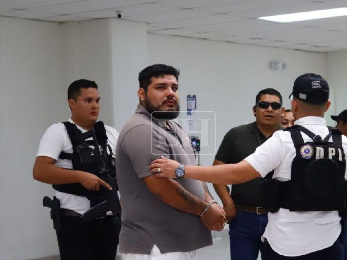 Llorando y angustiado: así llegó a la audiencia Franklin, acusado de matar al abogado Altamirano