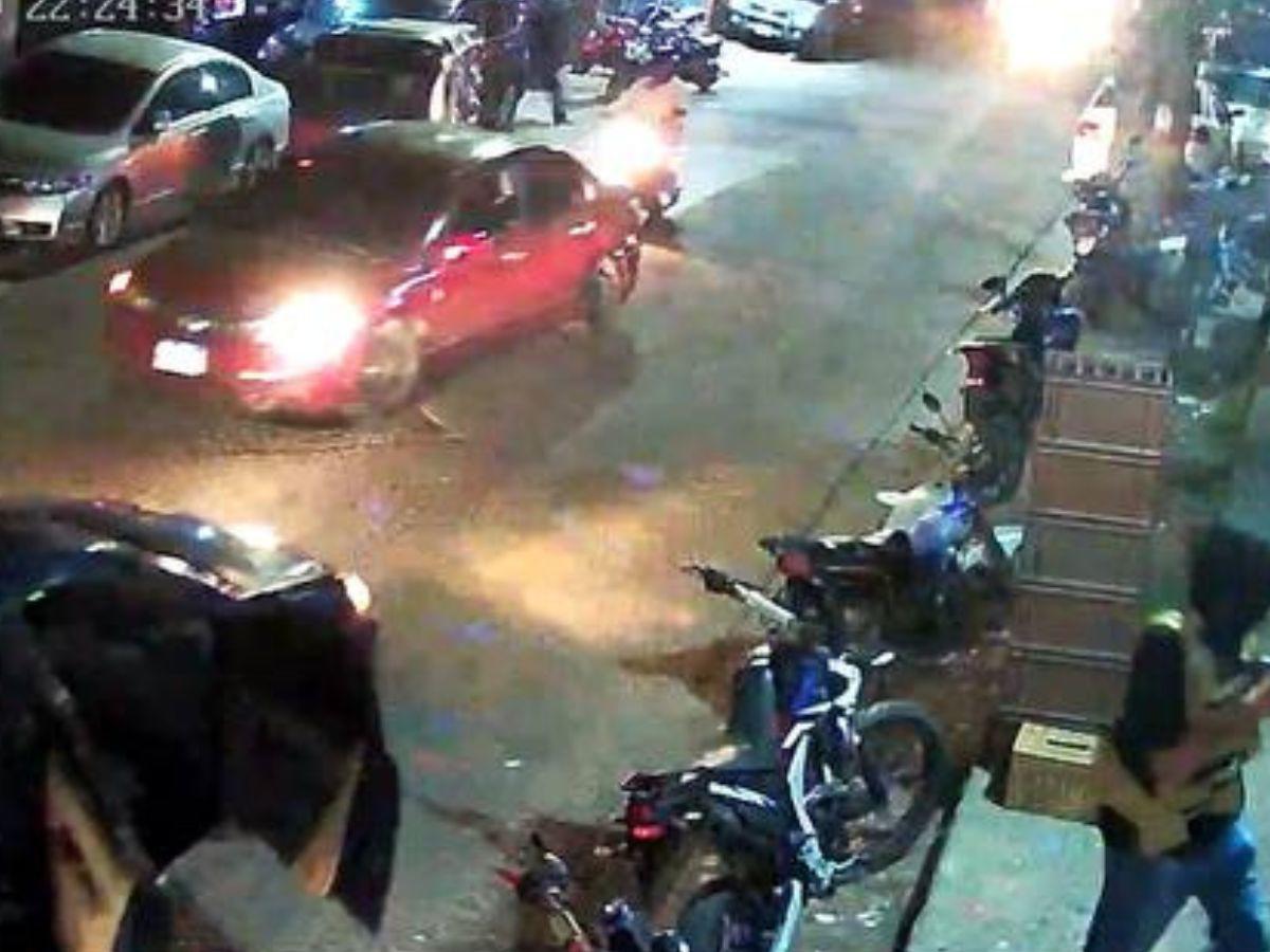 Cámaras captaron asalto en barrio Bella Vista: llegaron armados, con chalecos y encapuchados