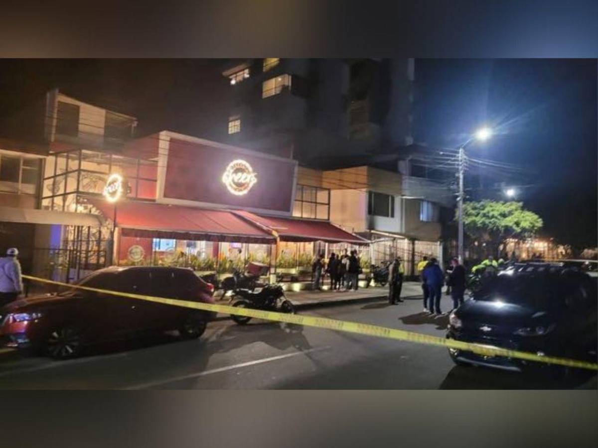 Hombre mató a su exesposa e hijo en una pizzería de Colombia, luego se quitó la vida
