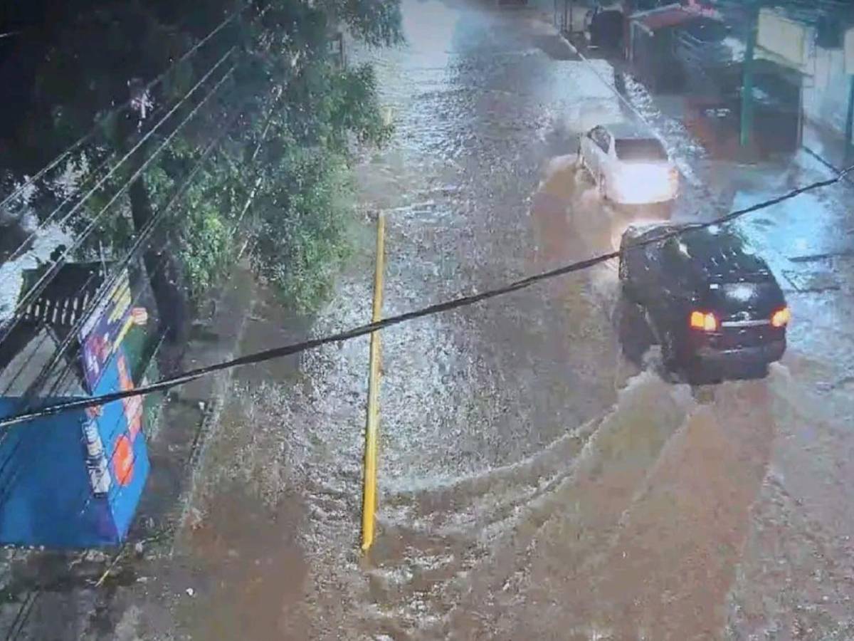 ¡Alerta en Tegucigalpa! Fuertes lluvias dejan inundaciones y calles bloqueadas