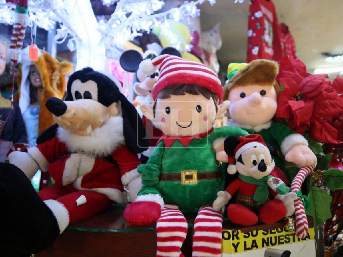Pólvora, juguetes y adornos: hondureños comienzan a visitar los mercados por las fiestas de fin de año