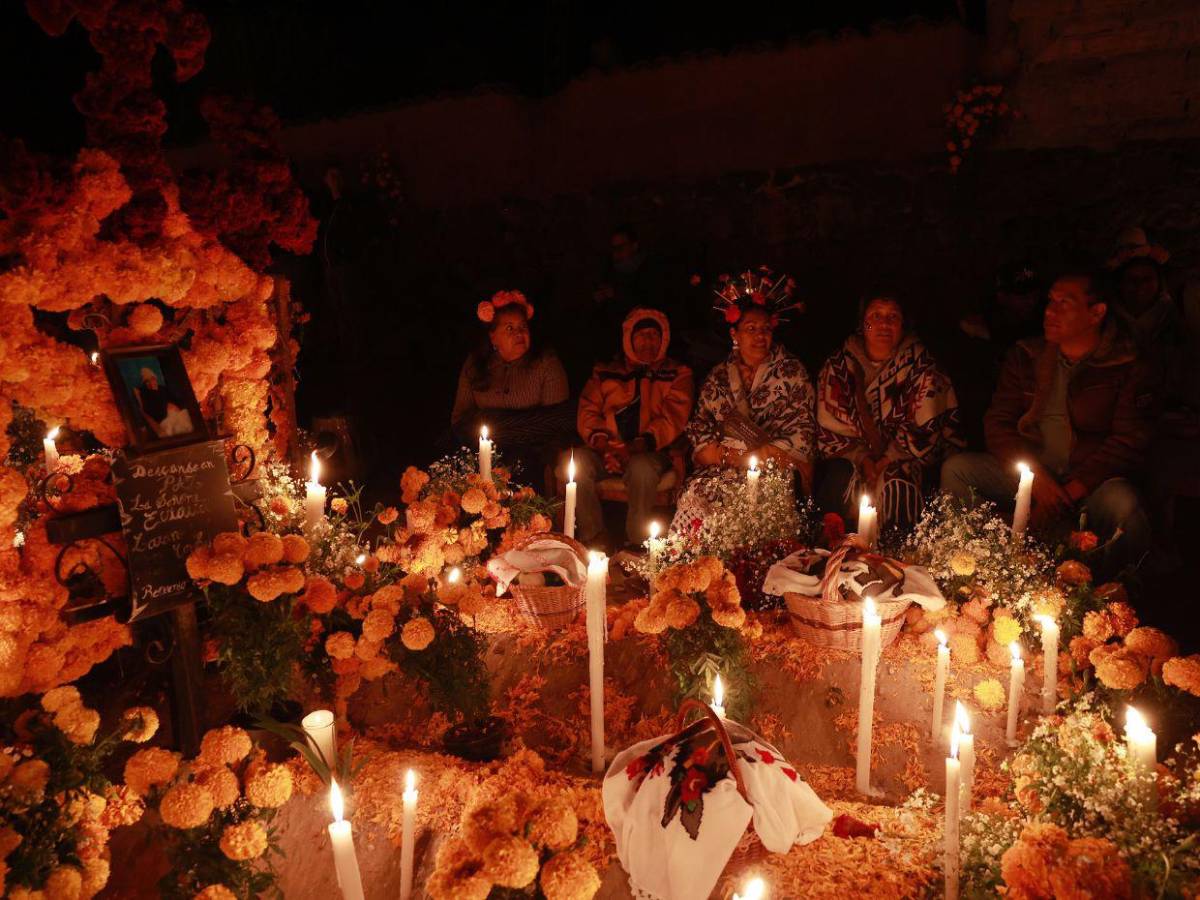 Día de Muertos: la tradición que revive los cementerios de México