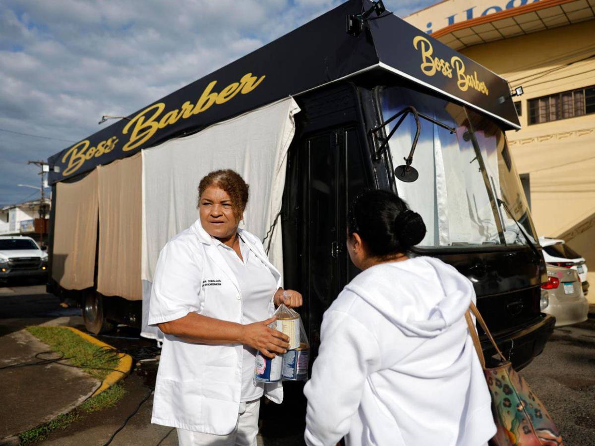 Una barbería sobre ruedas se convierte en sala para bebés prematuros tras terremoto en Panamá