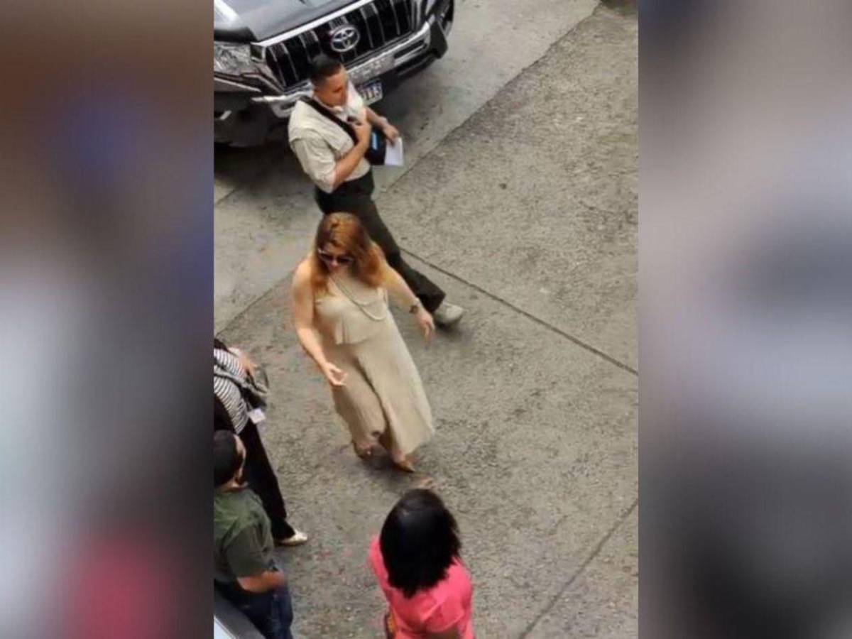 Con resguardo, llegan a declarar Cossette López y Ana Paola Hall al Congreso ante la comisión Con resguardo, llegan a declarar Cossette López y Ana Paola Hall al Congreso ante la comisión