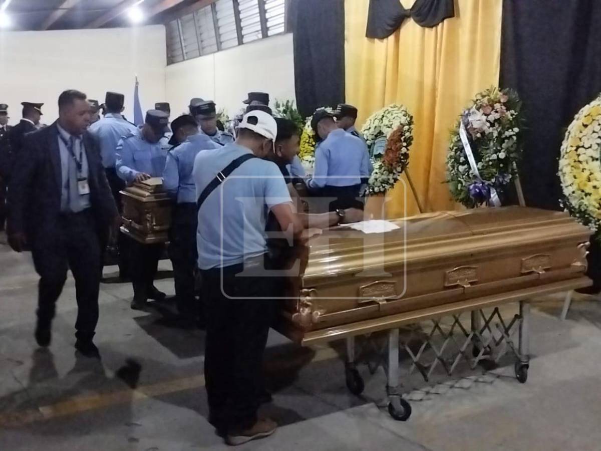 Con todos los honores: así despiden a cinco policías abatidos en masacre de Corinto, Omoa
