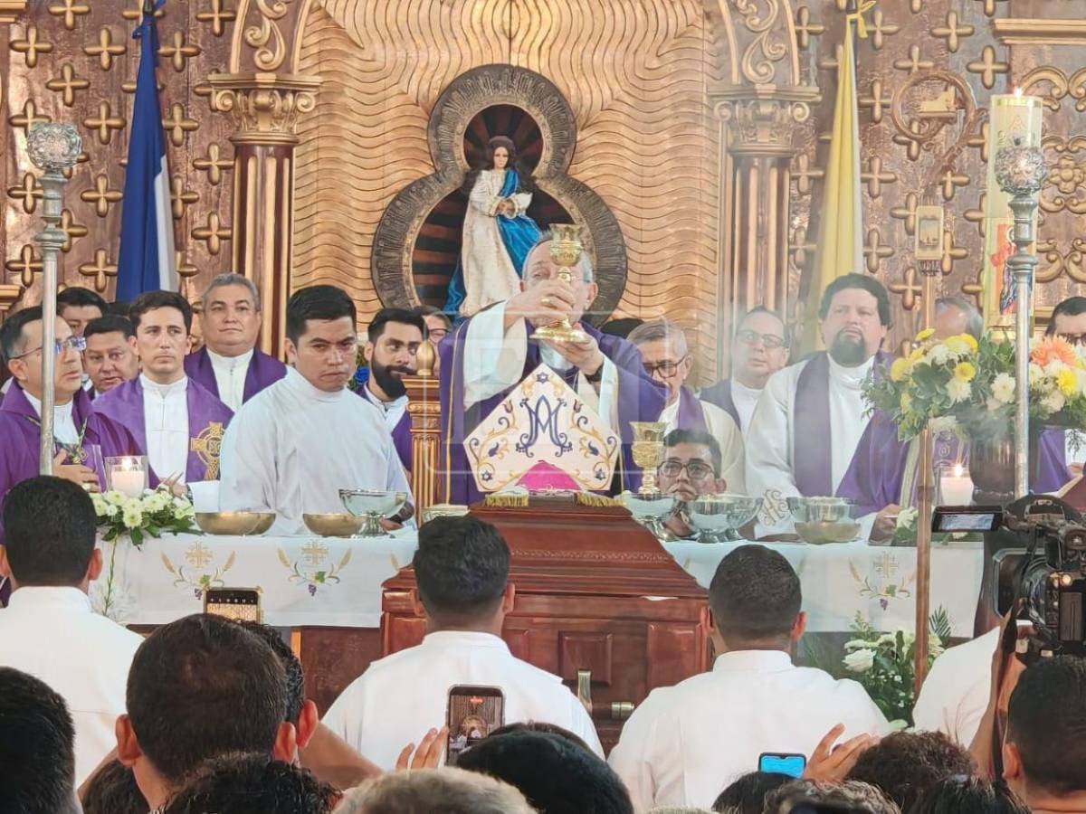Choluteca da su último adiós a monseñor Teodoro Gómez en misa de exequias