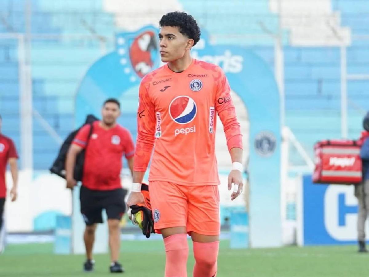 Jugador de Motagua se graduó de la universidad en Estados Unidos: Así lo celebraron