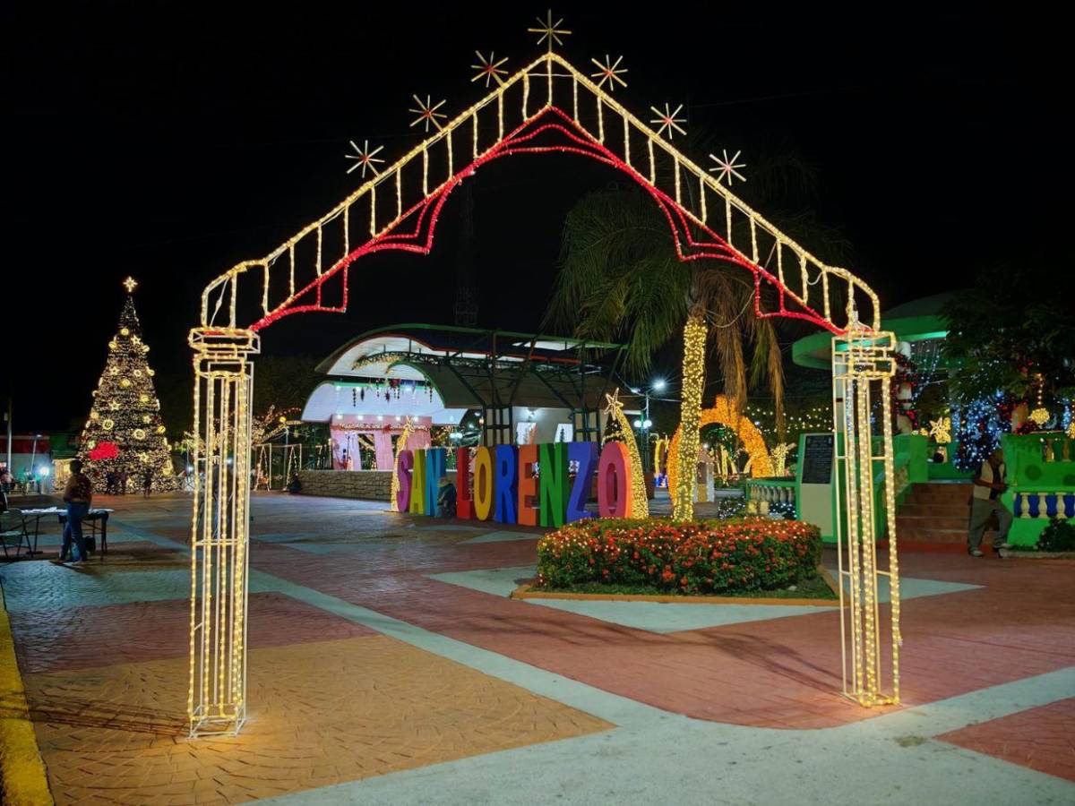 Entre luces y muñecos de nieve, San Lorenzo se impregna del ambiente navideño