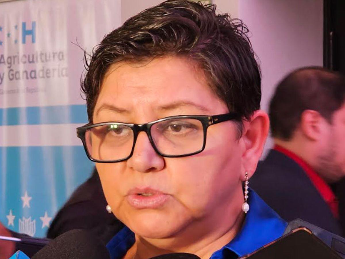 Aseguró su futuro: ¿Dónde trabaja Carla Paredes tras dejar Salud y cuánto gana?