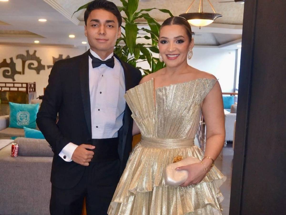 Esposa de Emilio Izaguirre sale en defensa de su hijo y expone mensajes tras choque de vehículo