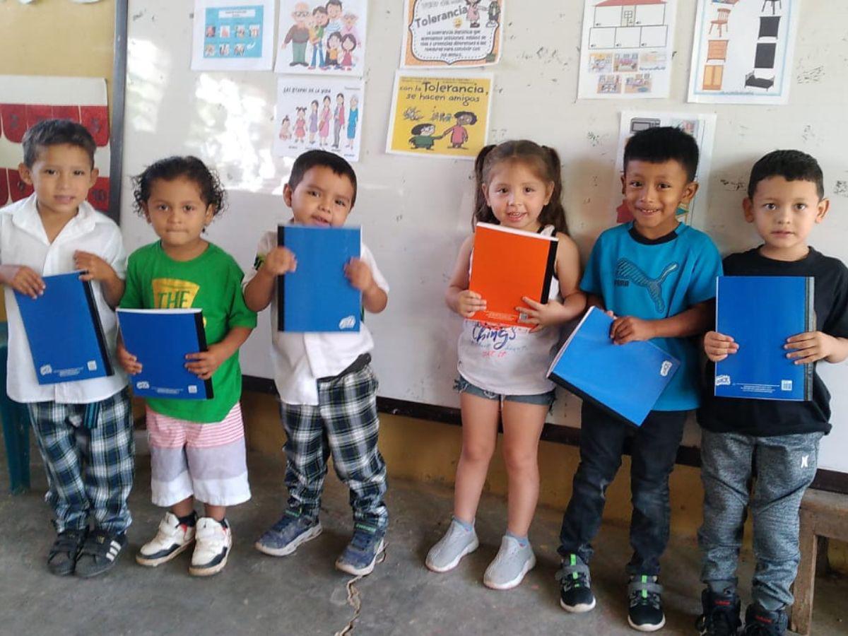 Hasta El Quebrachal llegan los donativos a escolares con la Maratón del Saber